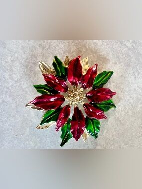 Vintage Gerrys Poinsettia Brooch Red Green Enamel Christmas Pin Gold Tone 2”